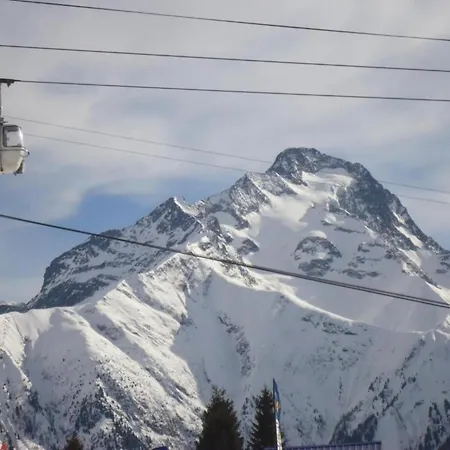 In With Private Pool Chalet Les Deux Alpes